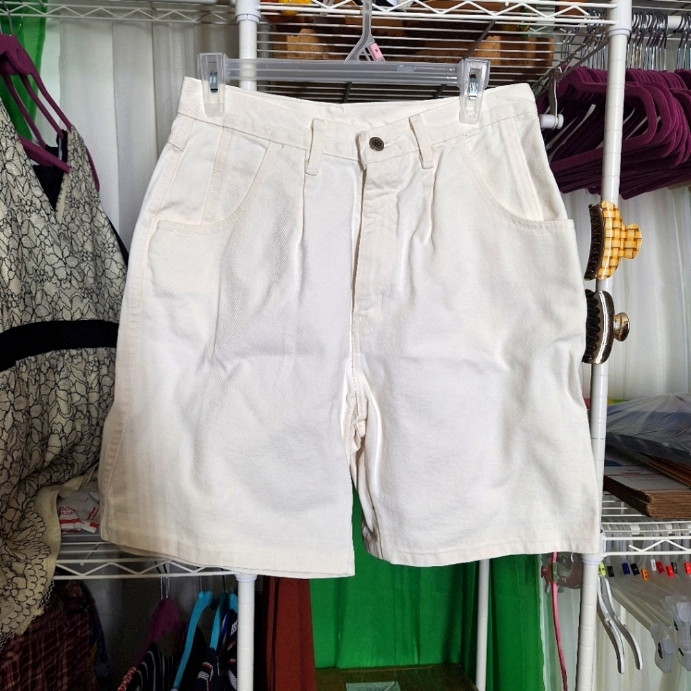 BILL BLASS WHITE SHORTS SIZE 10